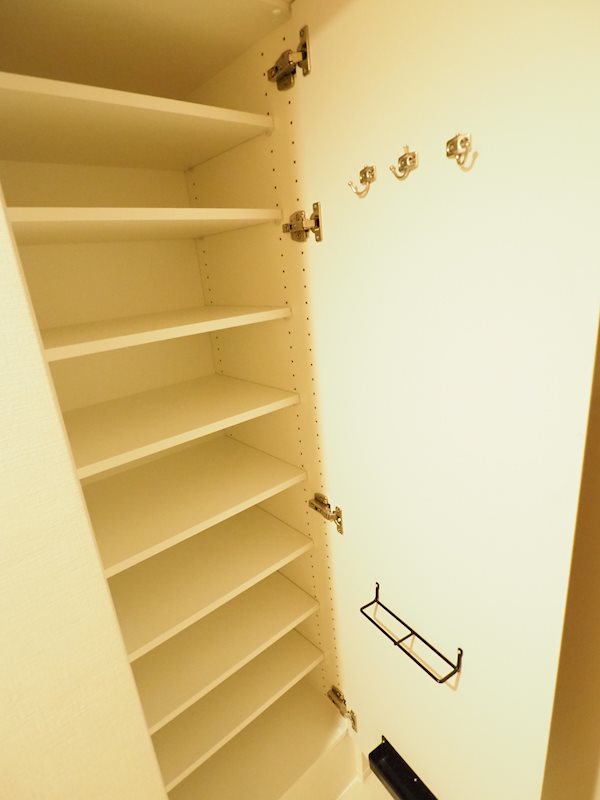 クレヴィアリグゼ日暮里根岸4階 収納