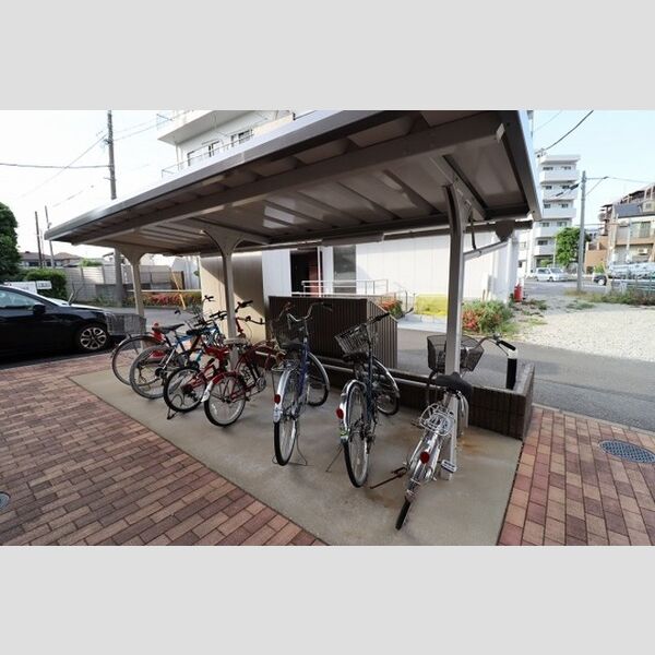 スプリング・K205号室 駐輪場