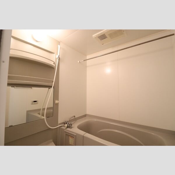 リビングタウン登戸106号室 浴室