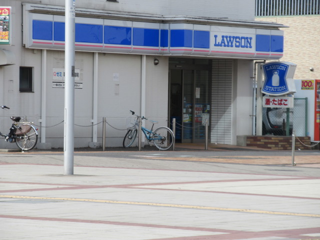 シャルム富士見ヶ丘 【コンビニエンスストア】ローソン都筑ふれあいの丘駅前店まで334ｍ