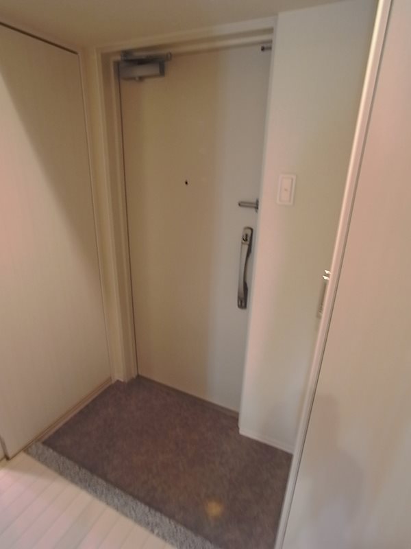 レジデンス・ラフィネ2階 玄関