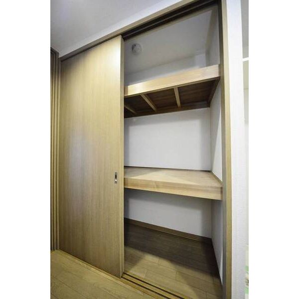 ロイヤルクレセント 収納