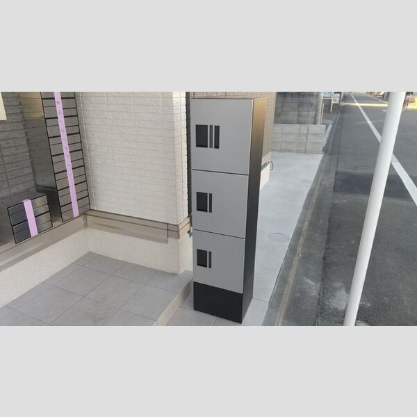 メゾンボヌール302号室 宅配ボックス