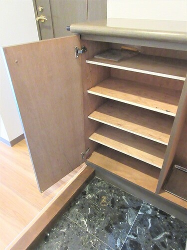 ライオンズマンション湘南江の島 下足入　玄関　前回募集時／2024年7月の写真