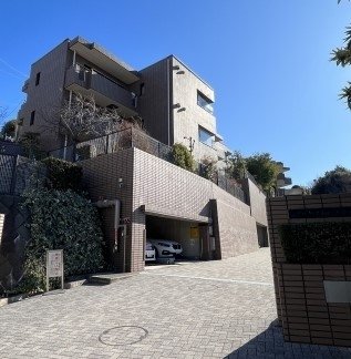 グローリア初穂大倉山3階 外観