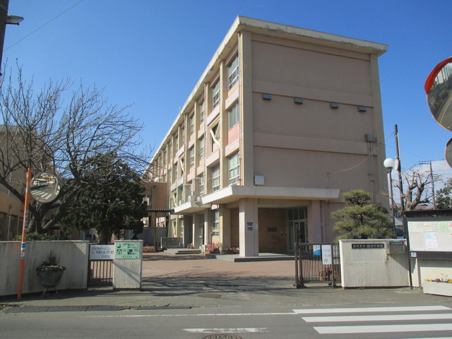 アミスタ湘南0301号室 藤沢市立鵠沼中学校