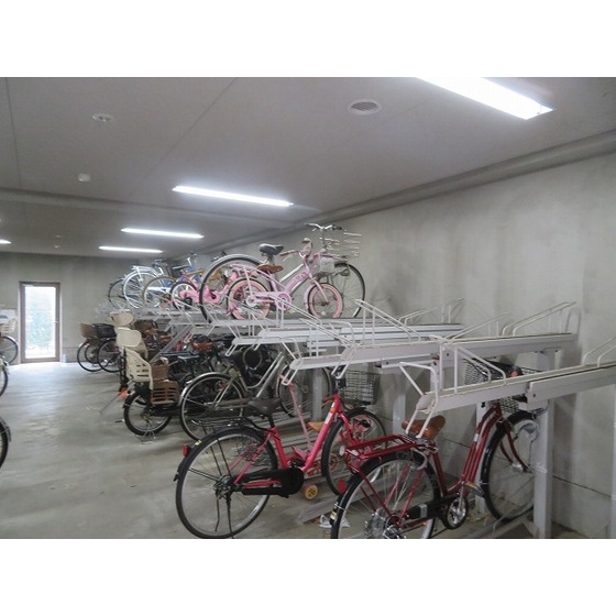 ヴェルポワール東葛西0801号室 駐輪場