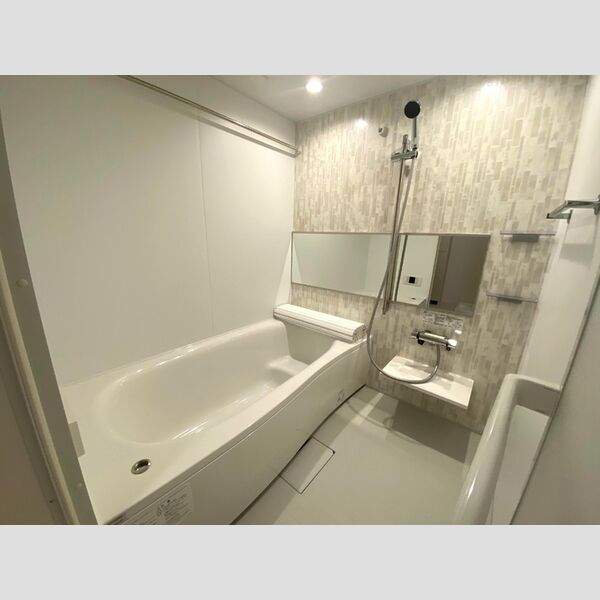 セレスティア南烏山 305号室　浴室