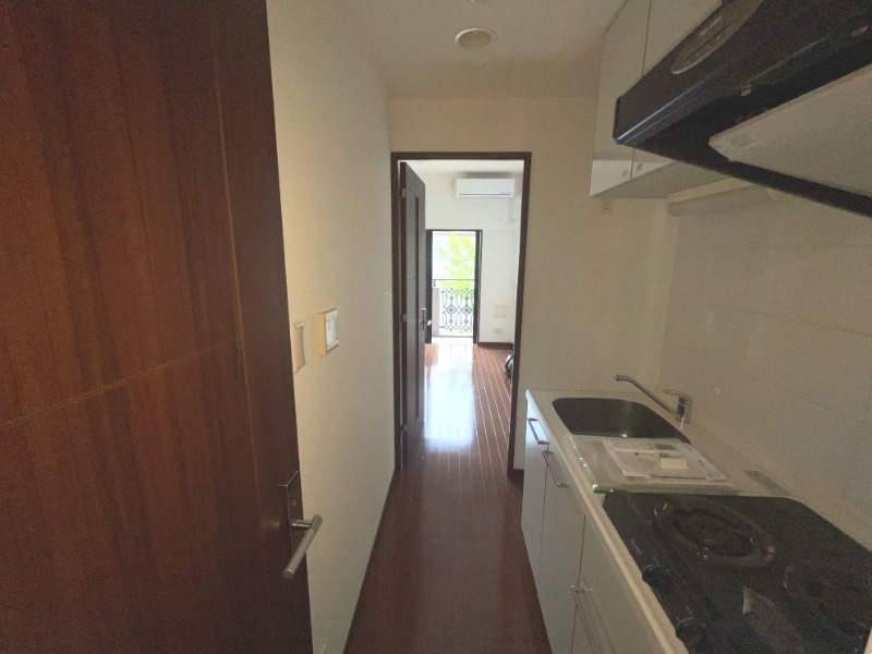 グリフィン横浜・ヴィラ9階 内観