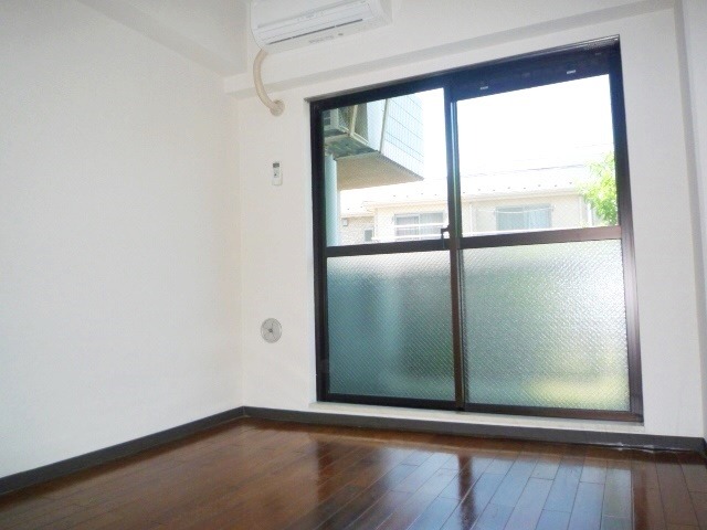 インペリアル リビング