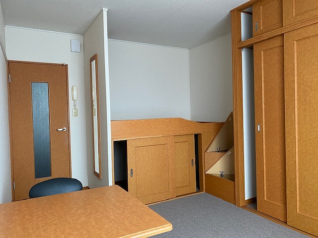 レオパレスシャルマン205号室 リビング