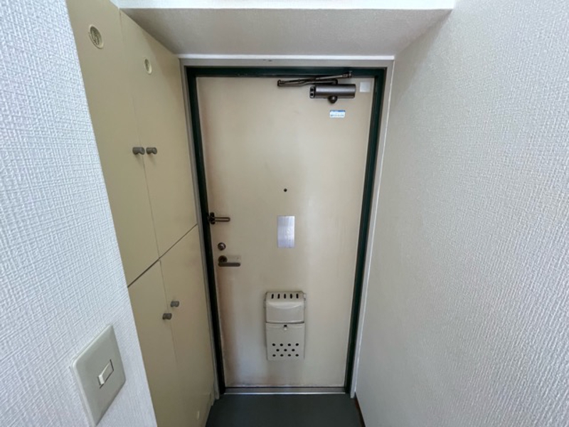 井上ビル･スカイコート横浜日ノ出町5階 玄関