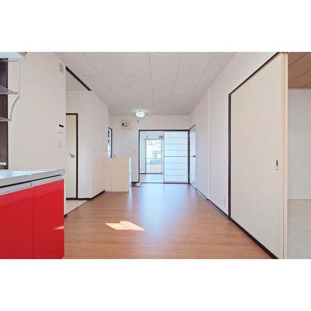 メゾン蓮正寺102号室 リビング