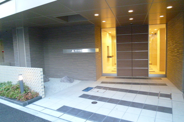 ザ・パークハウス横浜岸谷 エントランス