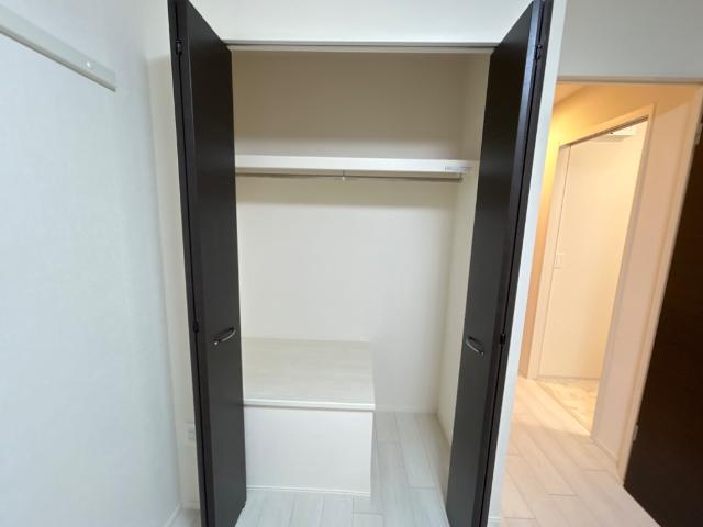 ビレッジ高坪Ⅳ205号室 収納