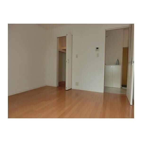 ソレアード松戸105号室 リビング