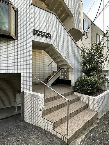 メゾンフラワー1階 エントランスロビー　※前回募集時2023年8月撮影