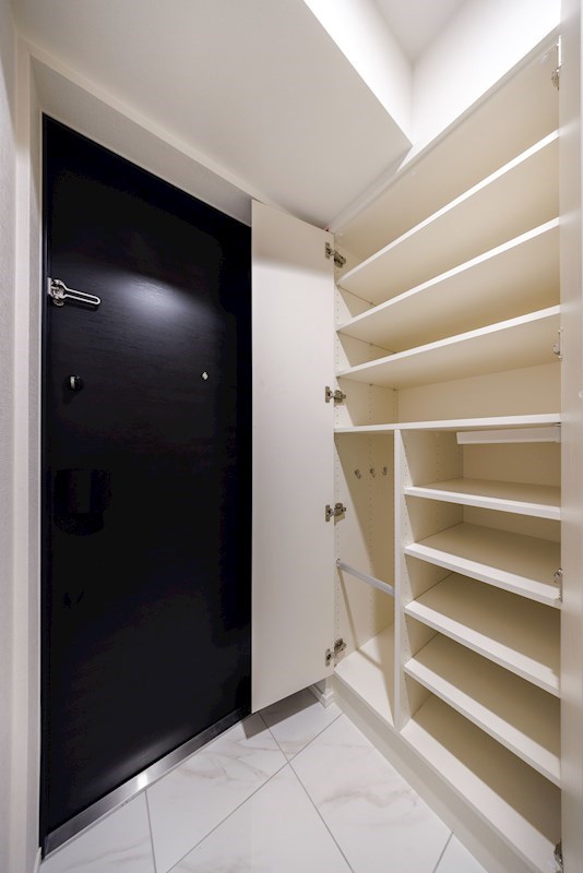 ドゥーエ西馬込Ⅱ9階 収納