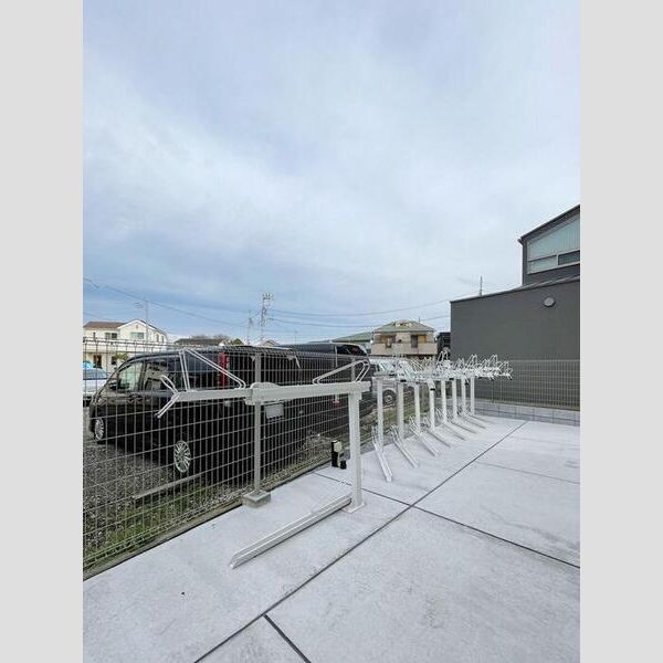 セレスティア興野305号室 サイクルラック