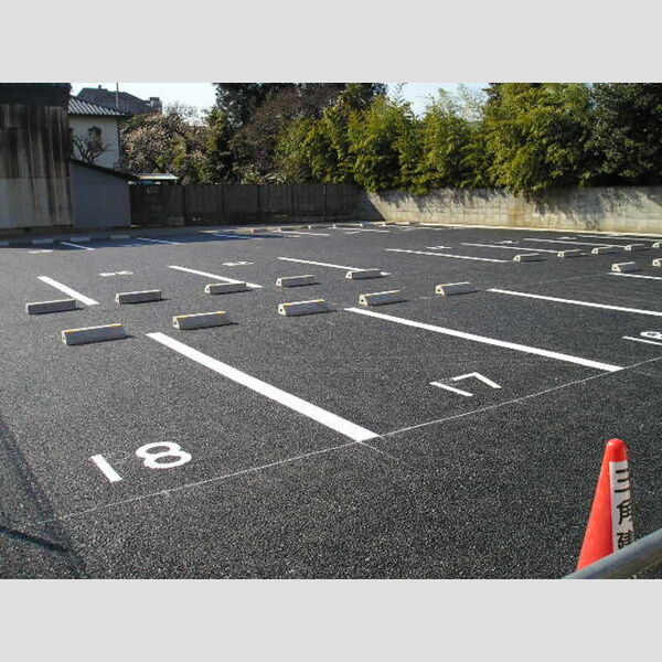 プリムヴェール　十一番館 駐車場