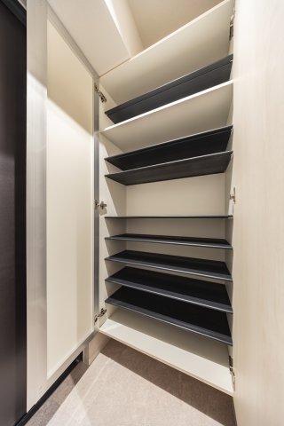 デュオメゾン品川戸越502号室 収納