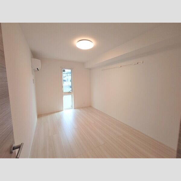 ブラビッシモ101号室 洋室6.8帖