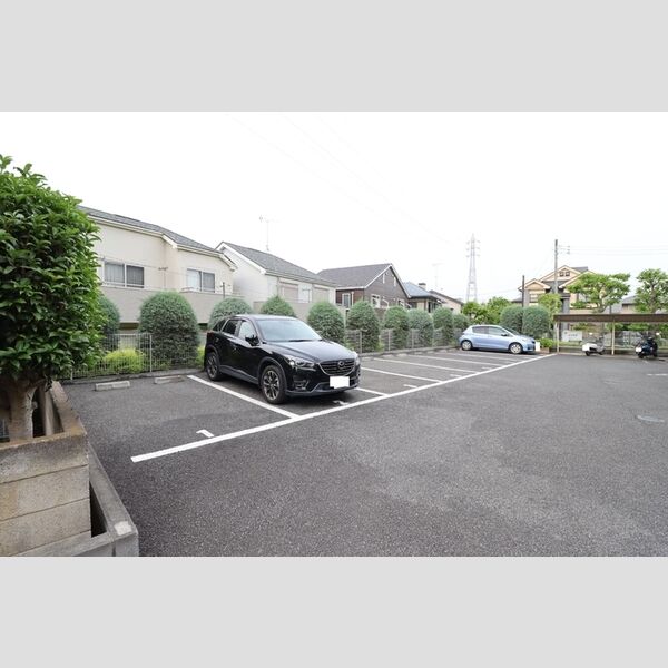 ソフィア・パル 駐車場