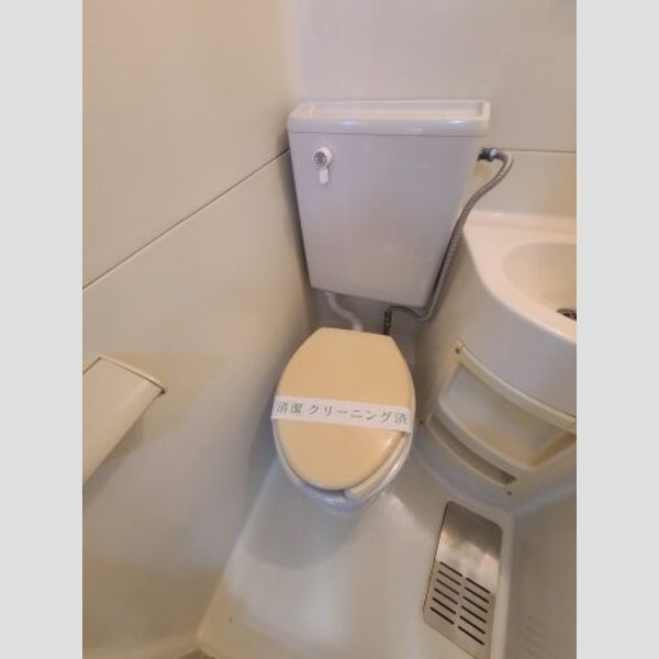 ティアラ池尻201号室 退去前につき、前回募集時のお写真です。