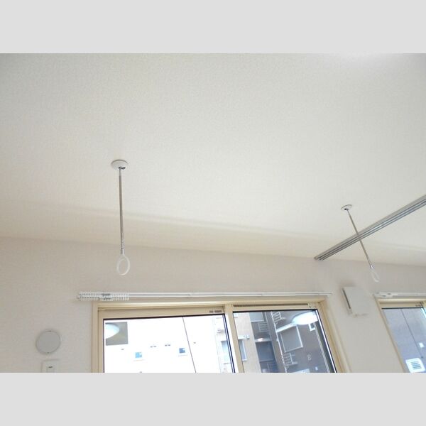 ロイジェントパークス草加手代　C103号室 室内物干し