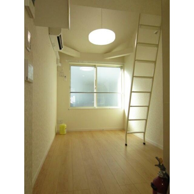 ネクサス新宿戸山公園202号室 内観