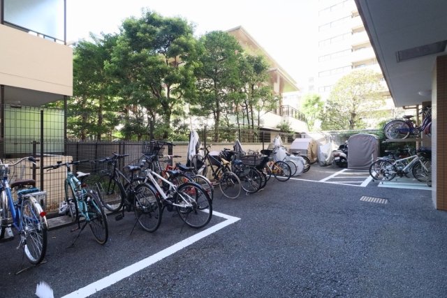 ファミール芝公園グランスイート　ラ・ヴィル9階 駐輪場