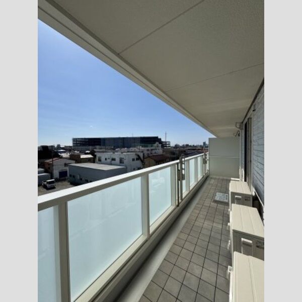 グリナージュ　リリア402号室 ワイドバルコニーには日差しサンサン♪