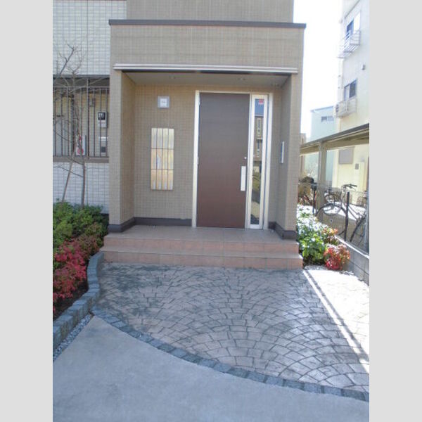 リヴェール102号室 エントランス