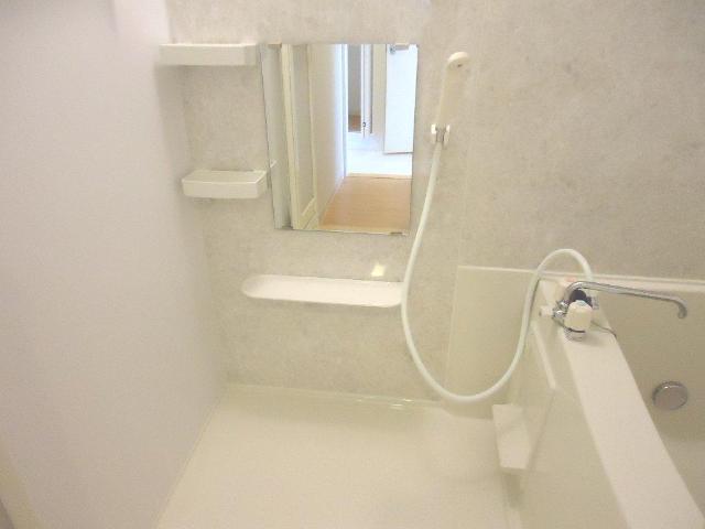 アンビシャス千葉城前301号室 バス