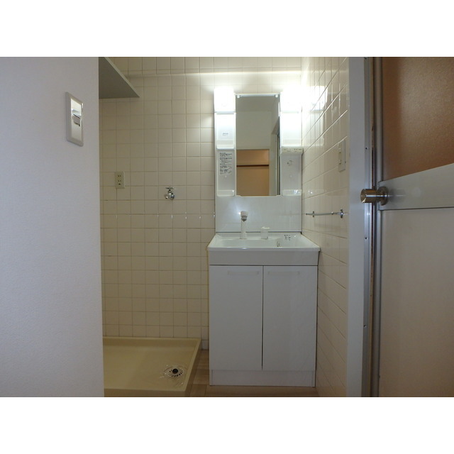 鳩ヶ谷ヒルズ105号室 内観