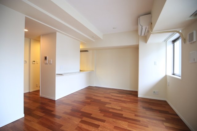 グランスイート四谷プレシア リビング