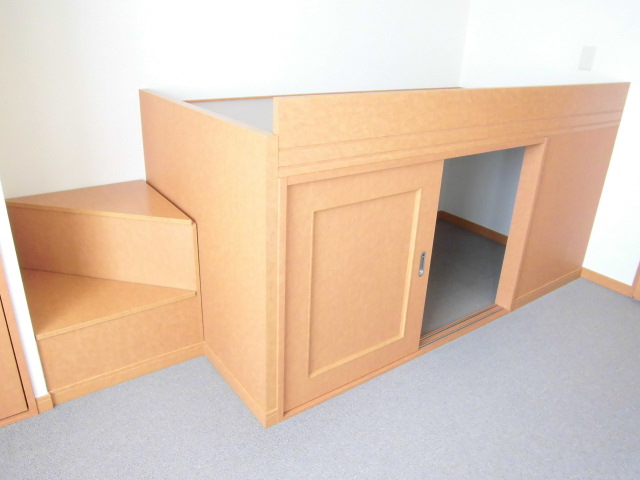 レオパレスいけだ203号室 ベッド下収納なってます！