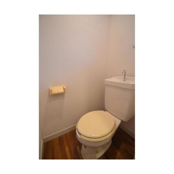 エステートピア三橋101号室 トイレ