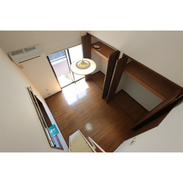 ハイツ高松201号室 リビング