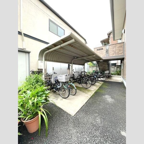 カサベルテ 駐輪場