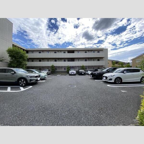CRESCENTE経堂　弐番館205号室 駐車場