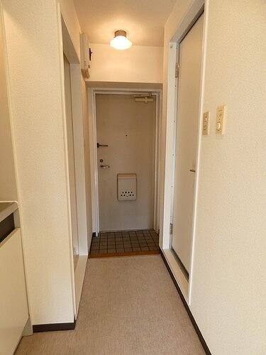 ライオンズマンション音羽4階 廊下　※2022年12月撮影