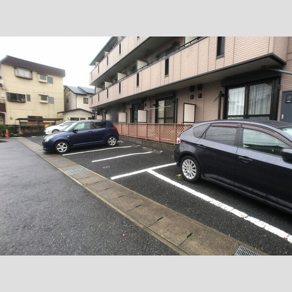 グランディール206号室 駐車場