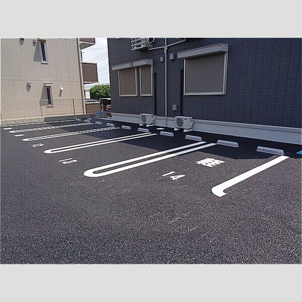 D-room請西南 A棟 駐車場