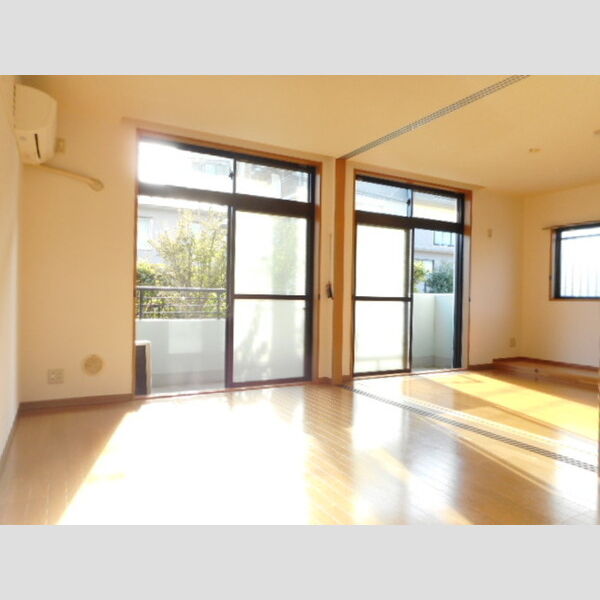 ルネスグリシーヌ リビング全景