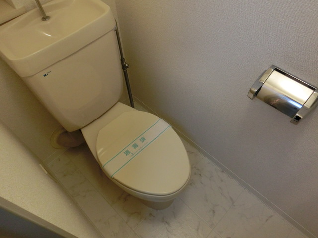 ファミーユ葛西0107号室 トイレ