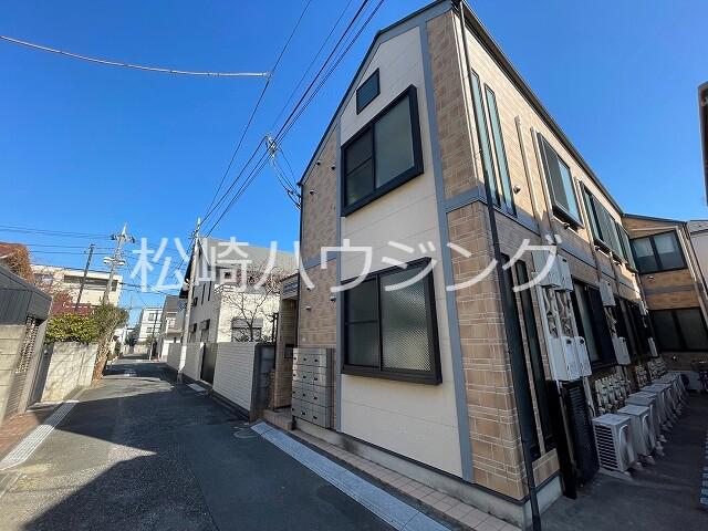 バードウィング上高田1階 外観