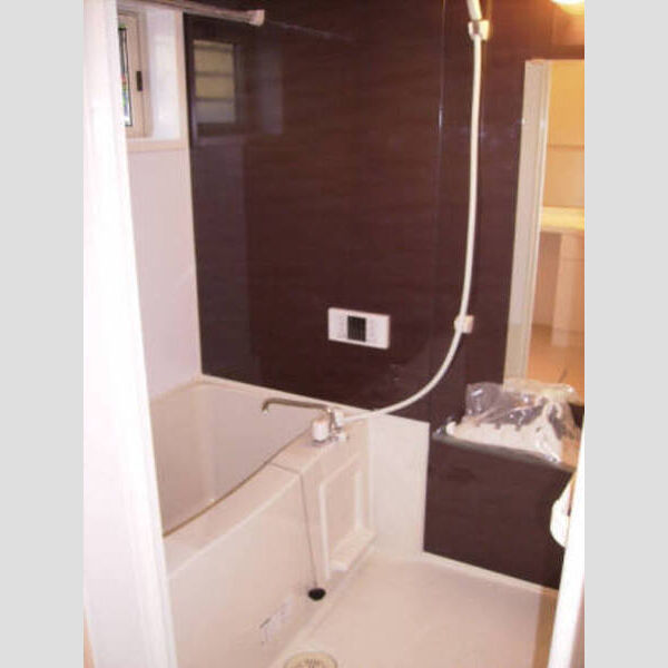 ラフィネ302号室 お洒落な浴室(追焚機能付)