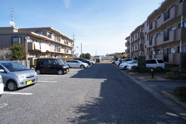 エミネンス和晃Ｂ棟 駐車場