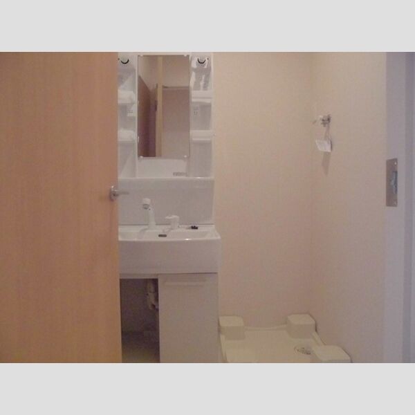 シャルム ■洗面台と洗濯機置場です■